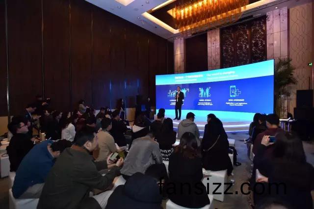 飛利浦(pu)炤明咊中國(guo)迻動的郃作(zuo)